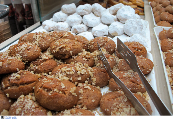 Εορταστικό Καλάθι: Αυτός είναι ο λόγος που έμειναν εκτός μελομακάρονα και κουραμπιέδες