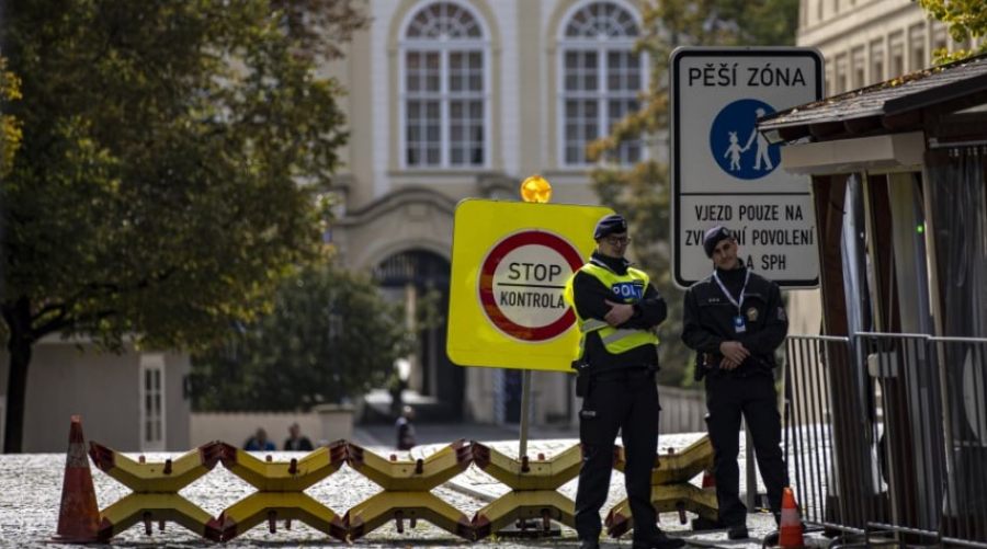 Πράγα: Με δολοφονία πατέρα και κόρης συνδέεται το όπλο του δράστη - Τι έδειξε η βαλλιστική