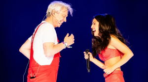 Ο David Byrne διασκευάζει το «Drivers License» της Olivia Rodrigo