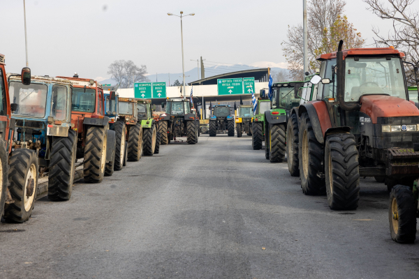 Δημοσκόπηση Metron: ΟΠΕΚΕΠΕ και αγρότες «βυθίζουν» την κυβέρνηση - Έφτασε στο 21%