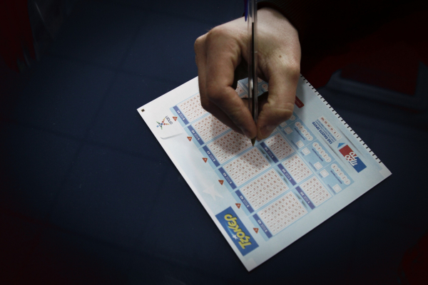 Τζόκερ 10/4/2025: Τουλάχιστον 2 εκατ. ευρώ μοιράζει στην αποψινή κλήρωση