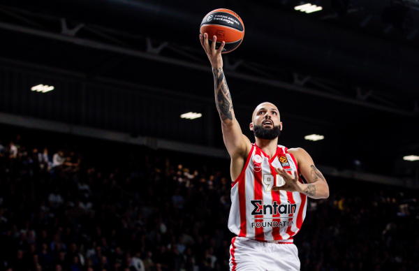 Πρώην «ερυθρόλευκος»... τρελάθηκε με την εξέδρα κι ο Φουρνιέ ζήτησε από όλους να... ακούσουν