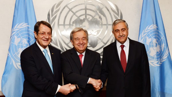 Θετική προσέγγιση από ΔΗΣΥ-ΑΚΕΛ για το αποτέλεσμα της συνάντησης της Νέας Υόρκης