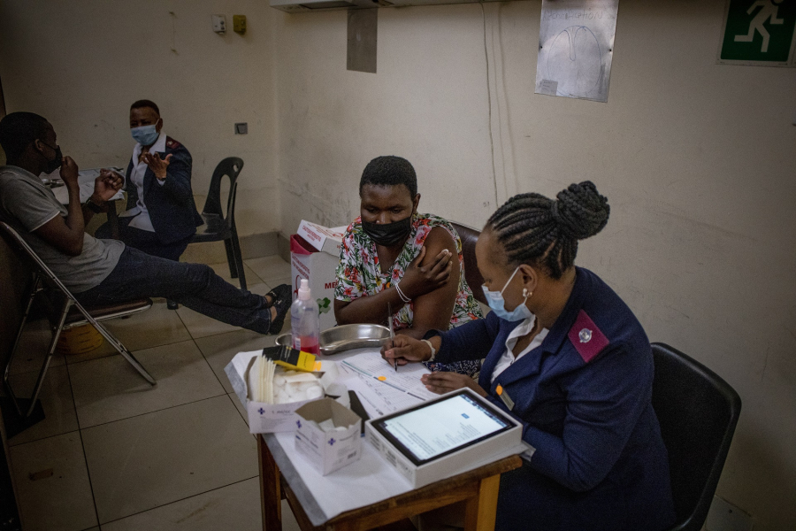 Δύο νέες υποπαραλλαγές της Όμικρον «εκτοξεύουν» τα νέα κρούσματα κορονοϊού στη Νότια Αφρική