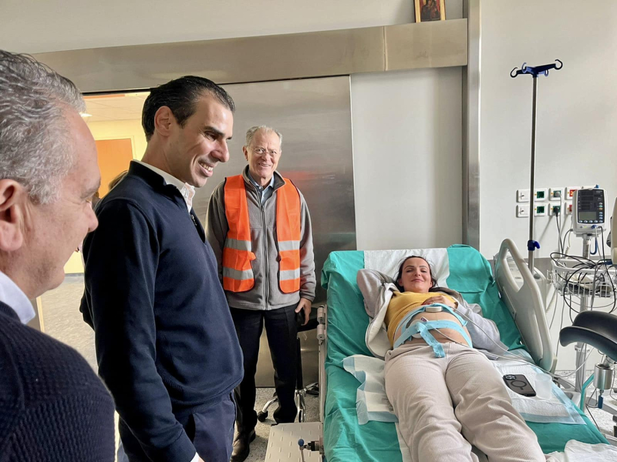 Γεννήθηκε το πρώτο μωρό εν μέσω σεισμών στη Σαντορίνη