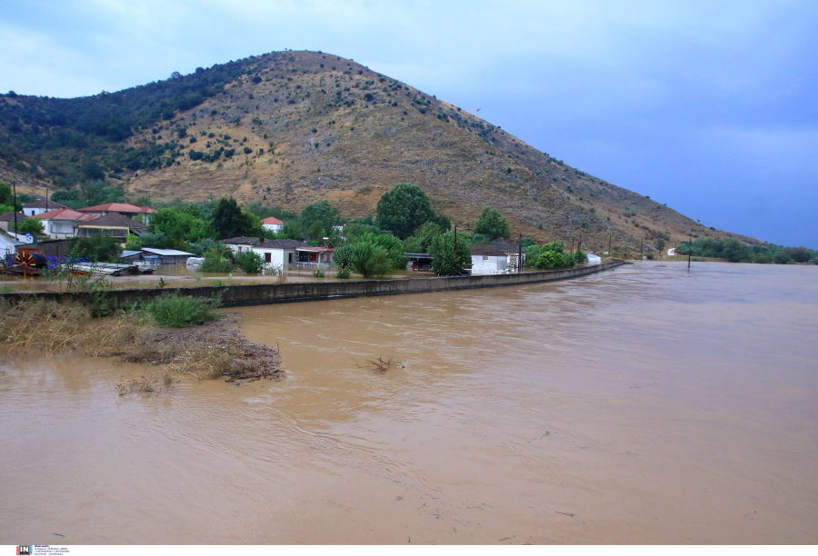 Κακοκαιρία Daniel: Αποκαρδιωτικές εικόνες στην Καρδίτσα, «πνίγηκαν» σπίτια