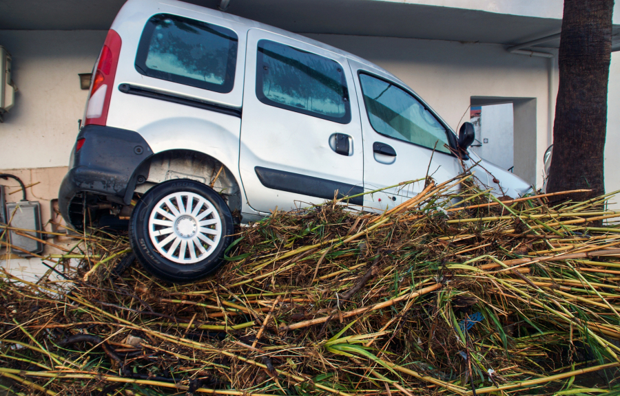 Κακοκαιρία Bora: Πάνω από χίλιες κλήσεις στην Πυροσβεστική μέσα σε 18 ώρες