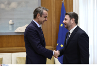 Περίπλοκο πολιτικό παιχνίδι για 3 + 1 παίχτες