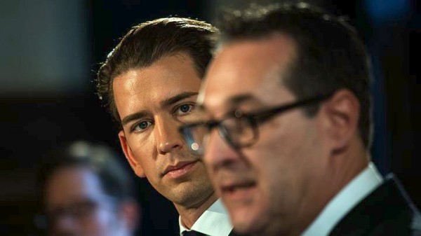 Αυστρία: Συμφώνησαν σε δημοσιονομική πειθαρχία και περικοπή επιδομάτων για τους πρόσφυγες