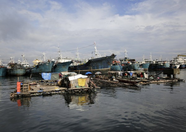 Φέρι με 251 επιβαίνοντες ναυάγησε στις Φιλιππίνες