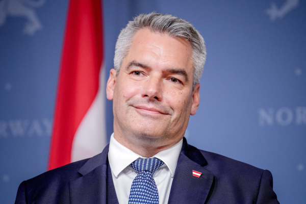 Πολιτικός σεισμός στην Αυστρία για ένα burger