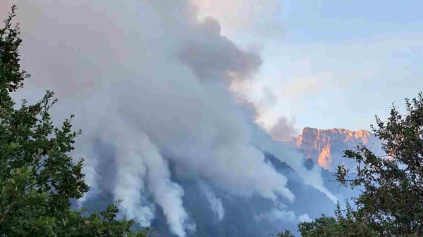 Φωτιά στην Κόνιτσα: Καίει ανεξέλεγκτο το πύρινο μέτωπο - Τιτάνιες μάχες με τις φλόγες (Βίντεο - Φωτογραφίες)