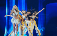 Eurovision 2026: Έλαμψε η Antigoni – Χόρεψε τσιφτετέλι πάνω σε τραπέζι και έβαλε φωτιά
