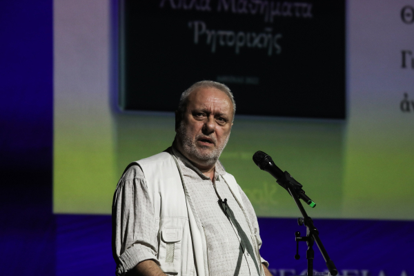 Ο Γρ. Ψαριανός και το καπάκι του υπονόμου