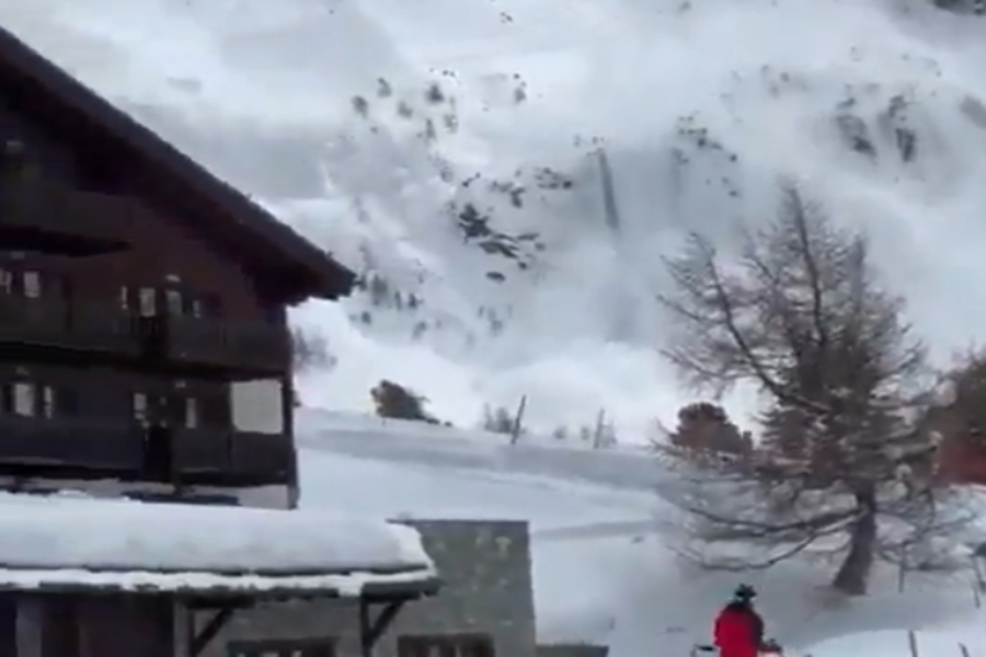 Ελβετία: Χιονοστιβάδα παρέσυρε ανθρώπους