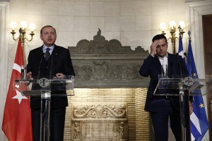 Reuters: Ελλάδα και Τουρκία αφήνουν στην άκρη τις ευγένειες