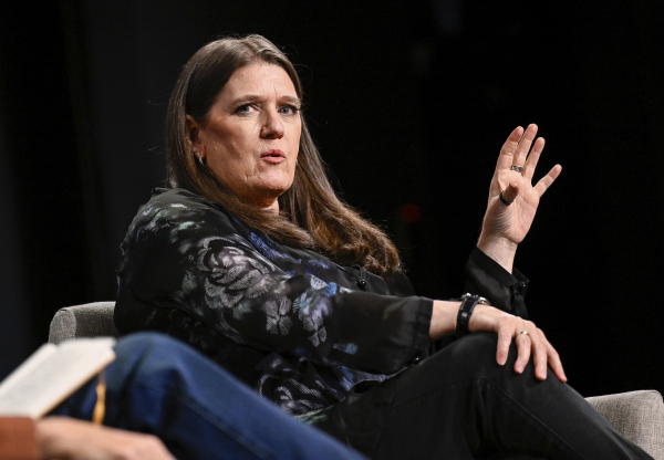 Η ανιψιά του Τραμπ καλεί την Ευρώπη να «αντιδράσει» κατά των ΗΠΑ: «Αντεπιτεθείτε»