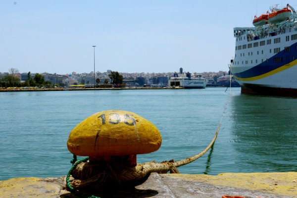 Συνεχίζεται η αγωνία για τον επιβάτη που έπεσε από το πλοίο «Νήσος Ρόδος» και αγνοείται