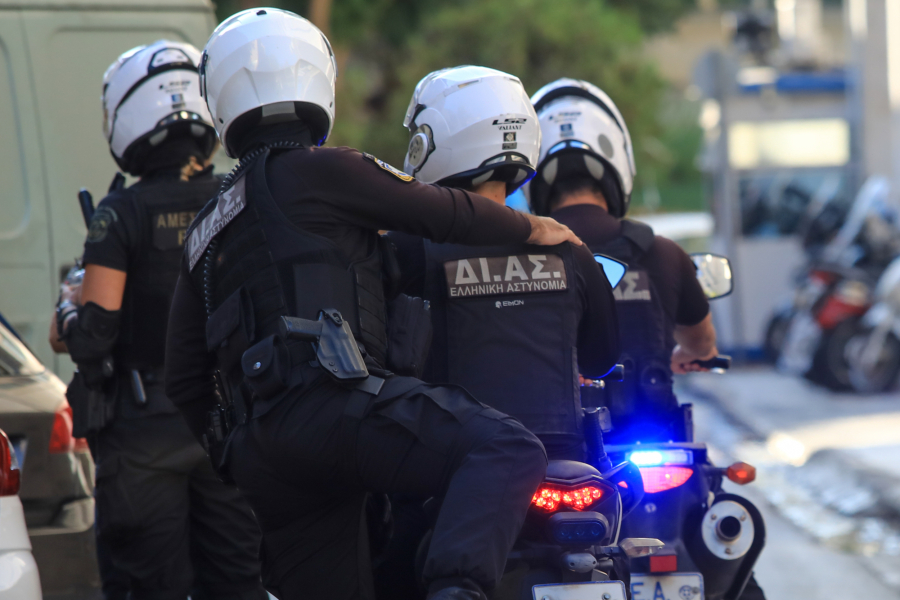 Βούλα: Συνελήφθη αστυνομικός με κλεμμένο αυτοκίνητο