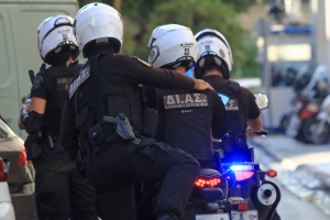 Βούλα: Συνελήφθη αστυνομικός με κλεμμένο αυτοκίνητο