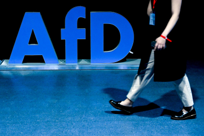 Η ευρωομάδα Ταυτότητας και Δημοκρατίας απέβαλε το AfD