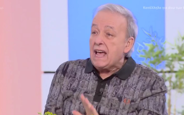 Eurovision 2026: Αιχμηρός ο Μικρούτσικος με τους παρουσιαστές του Α’ Ημιτελικού