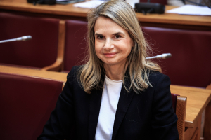 Μιλένα Αποστολάκη: Η ενδοοικογενειακή βία έχει αποκτήσει εφιαλτικές διαστάσεις