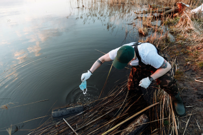 Η Greenpeace κατηγορεί ορυχεία για περιβαλλοντική καταστροφή σε ποταμό και εκατοντάδες τόνους νεκρών ψαριών