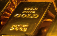 Σε επίπεδα ρεκόρ ο χρυσός ξανά: Πώς φτάσαμε στο νέο ράλι παρά τις πιέσεις