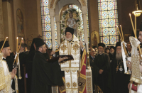 Στο Άγιον Όρος ο Aρχιεπίσκοπος Ελπιδοφόρος και σαράντα προσκυνητές Ελληνοαμερικανοί