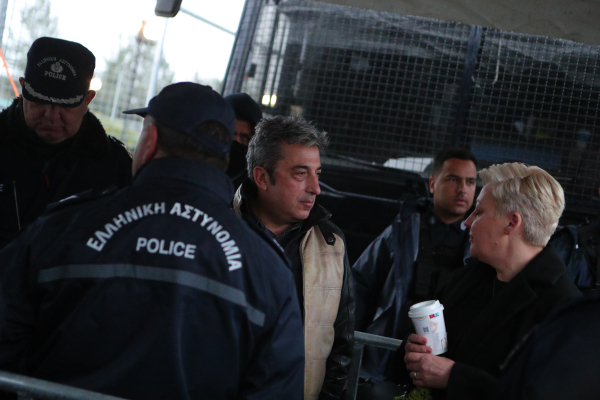 Δίκη για τα Τέμπη: Ξεκινάει ξανά μετά το φιάσκο με την αίθουσα - Αυστηροί έλεγχοι στην είσοδο