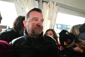 Δίκη για τα Τέμπη: Μεγάλη συγκίνηση στην αίθουσα, «Αθάνατες, όλοι φυλακή! Αλήτες!!!» φώναξε ο Πλακιάς