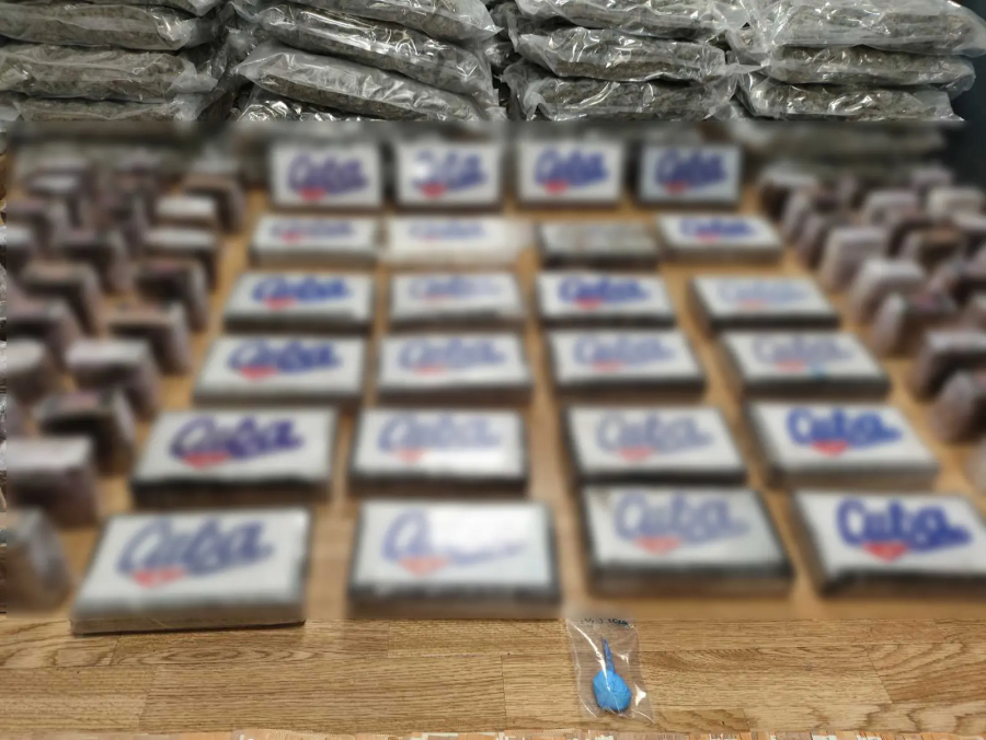 Αττική: Συνελήφθησαν 3 άτομα για διακίνηση κάνναβης και κοκαΐνης