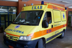 Λάρισα: Ξυλοκόπησε τη μητέρα του και την άφησε ημιλιπόθυμη
