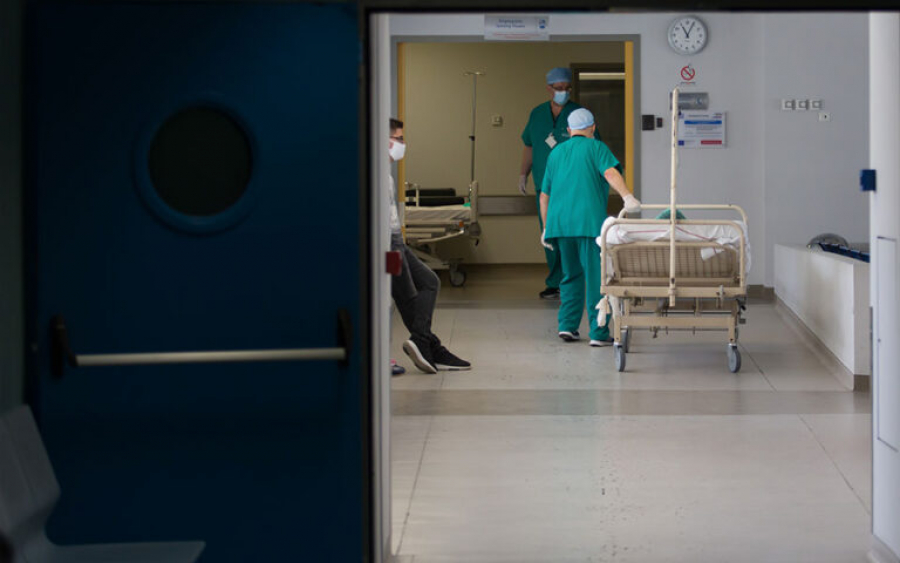 «Aντέχω μέχρι να την αποχαιρετήσω… Το μετά αβέβαιο…»: Ραγίζει καρδιές η μητέρα που έχασε τρία παιδιά στην Πάτρα