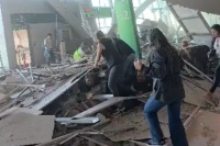 Σεισμός στην Κολομβία: Άνθρωποι προσπαθούν να βγουν κάτω από τα συντρίμμια στο αεροδρόμιο της Περέιρα (Βίντεο)