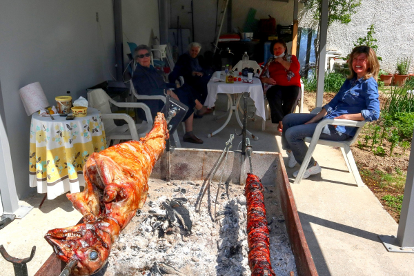 ΙΕΛΚΑ: 45 ευρώ... χωρίς το αρνί θα κοστίσει φέτος το πασχαλινό τραπέζι