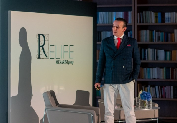 Ο διακεκριμένος πλαστικός χειρουργός, δρ Άρης Στεροδήμας