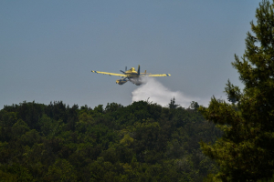 Βόρεια Μακεδονία: Με δύο Canadair συνδράμει η Ελλάδα στην κατάσβεση μεγάλης φωτιάς