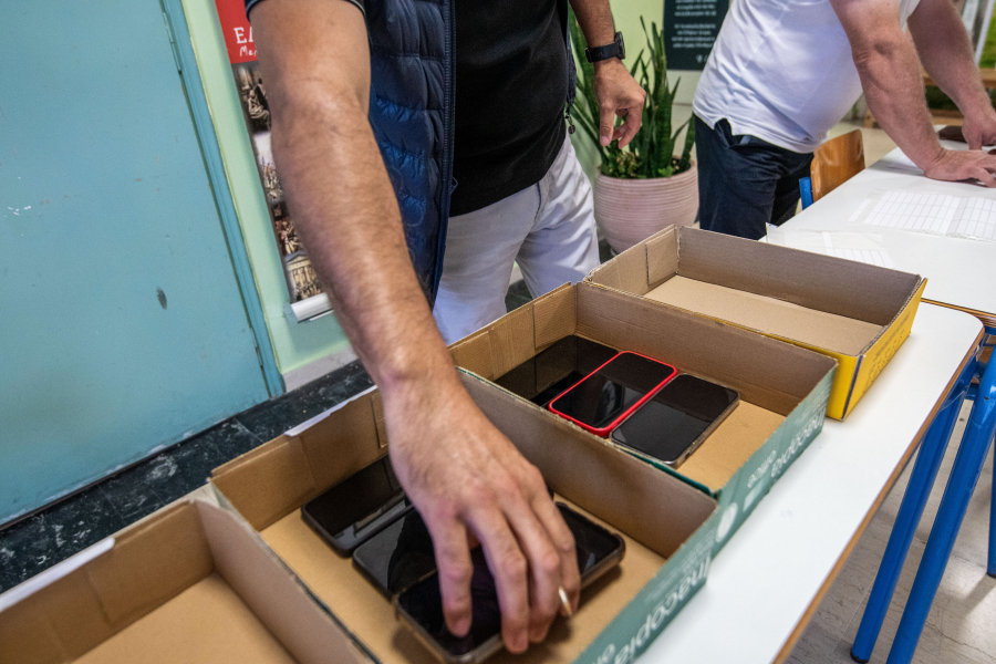 Κρήτη: Μπήκε να γράψει Πανελλήνιες 2025 με ακουστικά και μηδενίστηκε