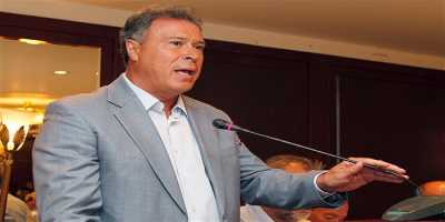 Ο Σγουρός καταγγέλλει την Δούρου για απόκρυψη οικονομικών στοιχείων