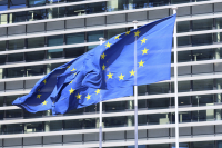 Ευρωκοινοβούλιο: Ζητά πιο αυστηρό έλεγχο για τις ξένες επενδύσεις σε στρατηγικούς τομείς της ΕΕ