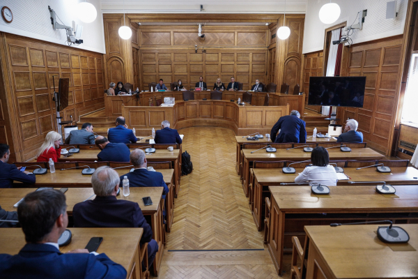 Παραδοχή σοκ: Στημένες οι ερωτήσεις της ΝΔ στην εξεταστική για τις υποκλοπές