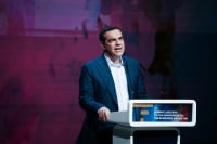 Αλέξης Τσίπρας: Αν μια συνέντευξη προκάλεσε τόσο κρότο, το βιβλίο του τι θα προκαλέσει;
