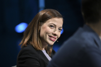 Λι Άντερσον: Η θριαμβεύτρια των ευρωεκλογών συμμετέχει στο συνέδριο του Ινστιτούτου Τσίπρα