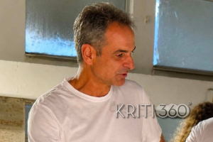 Στα Χανιά για διακοπές ο Μητσοτάκης – Φαγητό και κρασί σε γνωστό στέκι