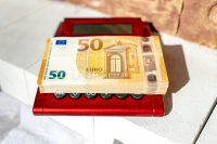 Ανατροπή με τις αυξήσεις στο επίδομα παιδιού, στο επίδομα στέγασης και στο Ελάχιστο Εγγυημένο Εισόδημα