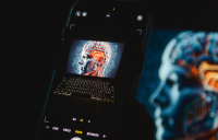 Αποκαλυπτική έκθεση: Τρεις στους 10 Έλληνες μιλούν πιο άνετα για τα οικονομικά τους με AI παρά με άνθρωπο