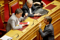 Χιουμοριστική απάντηση Τσακαλώτου σε Μητσοτάκη: «Όχι μόνο είμαι μαρξιστής αλλά ζω σε μια καλύβα με μαύρη γάτα»