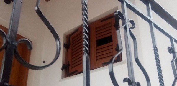 Έμπαινε, έτρωγε κι έφευγε ο 46χρονος Αλβανός δράστης που είχε αναστατώσει το Ζαγόρι